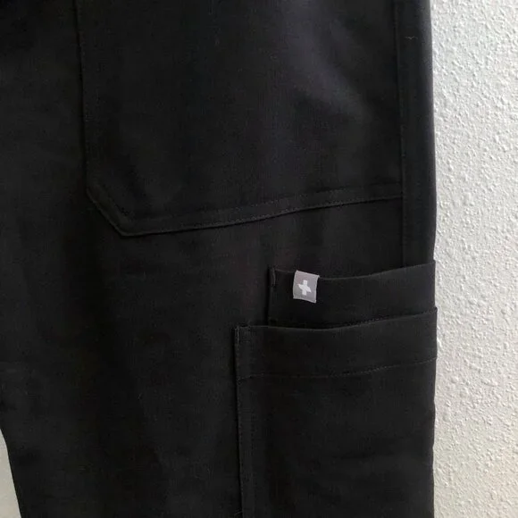 FIGS Chisec Three-Pocket Scrub Top Size S/ FIGS Slim Cairo Cargo Scrub Pants Siz